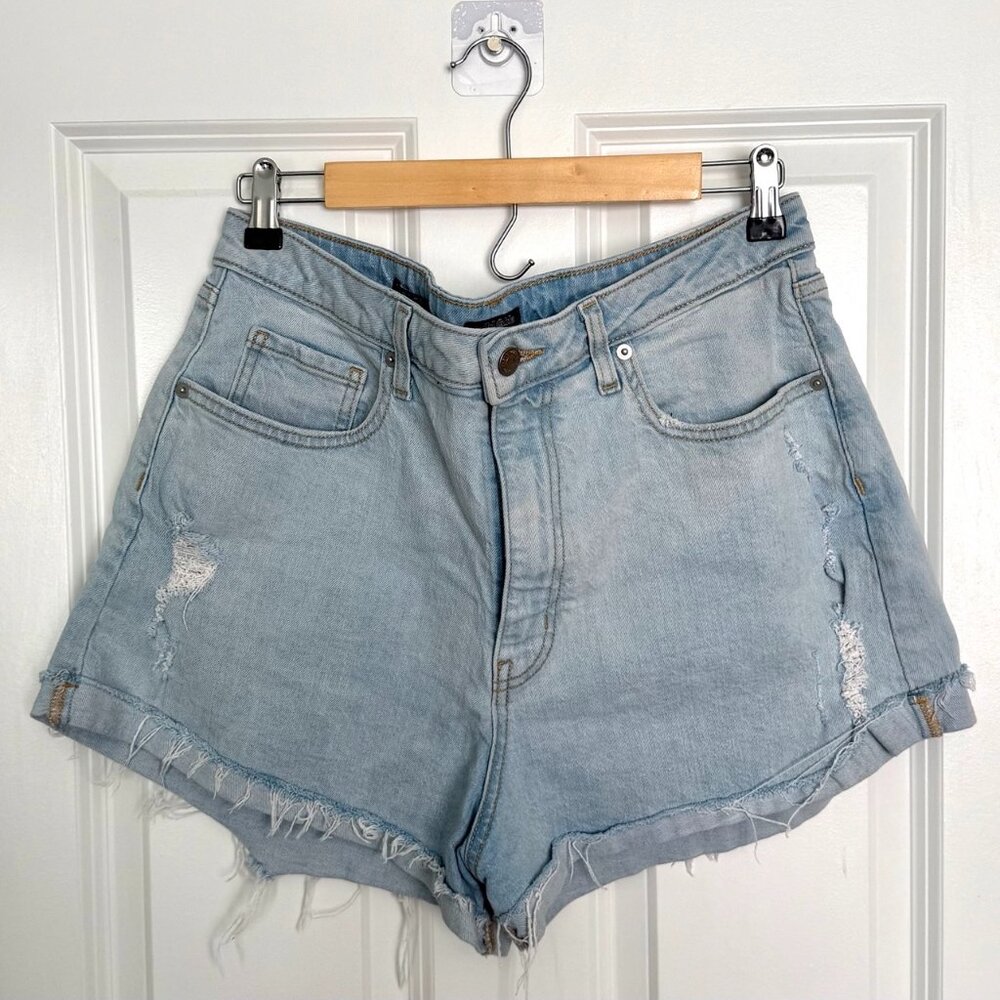 Wild Fable Super High Rise Rolled Cuff Shorts Size 14 Light Wash, Distressed 2.5